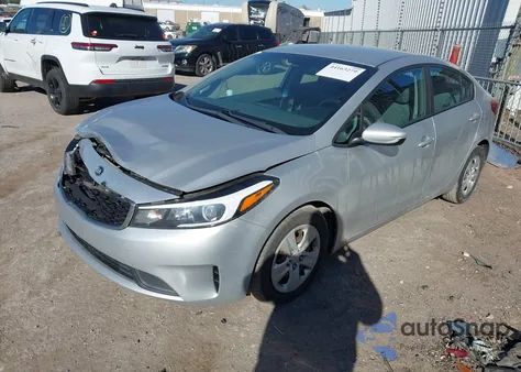 2018 Kia Forte Lx z USA, uszkodzony, nr VIN 3KPFL4A7XJE218220